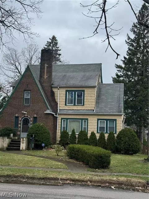 Exterior - 2910 Park Dr, Lorain, OH 44052 photo 3 of 14