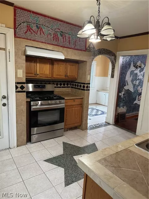 Kitchen - 2910 Park Dr, Lorain, OH 44052 photo 3 of 3