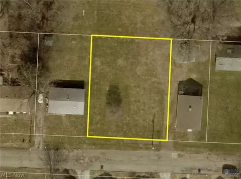 14 Th St SE, Canton, OH 44707