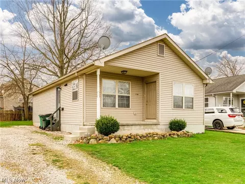 1284 Auburn Ave, Barberton, OH 44203