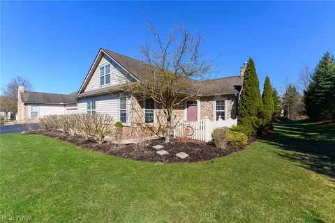 186 Sandover Dr, Aurora, OH 44202
