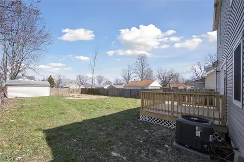 Exterior - 813 E 34th St, Lorain, OH 44055 photo 6 of 8
