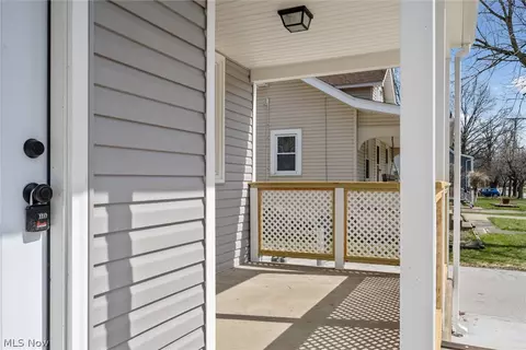 Exterior - 813 E 34th St, Lorain, OH 44055 photo 4 of 8