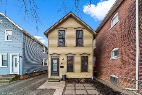2197 Columbus Rd, Cleveland, OH 44113