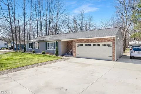 Exterior - 2984 Rockefeller Rd, Willoughby Hills, OH 44092 photo 7 of 7