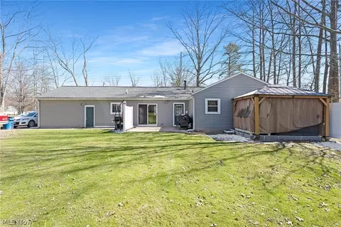 Exterior - 2984 Rockefeller Rd, Willoughby Hills, OH 44092 photo 6 of 7