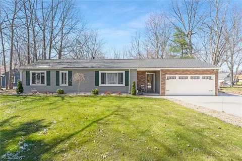 2984 Rockefeller Rd, Willoughby Hills, OH 44092