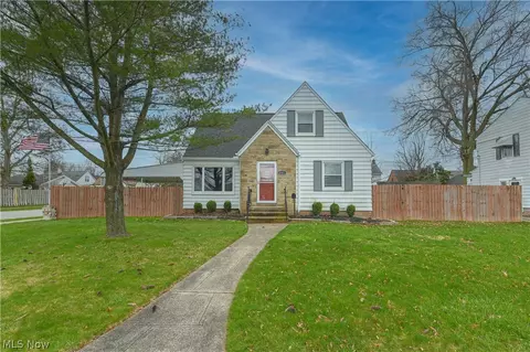 8301 Ackley Rd, Parma, OH 44129