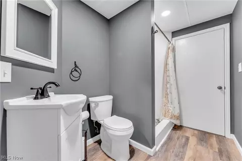 Bath - 2560 Blake Rd, Wadsworth, OH 44281 photo 2 of 5