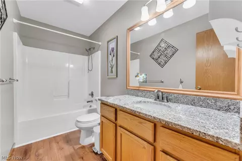 Bath - 2560 Blake Rd, Wadsworth, OH 44281 photo 1 of 5