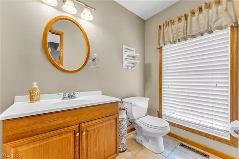 Bath - 2560 Blake Rd, Wadsworth, OH 44281 photo 3 of 5
