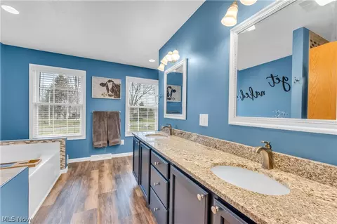 Bath - 2560 Blake Rd, Wadsworth, OH 44281 photo 5 of 5