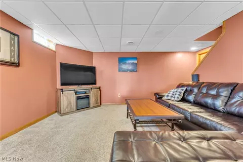Living - 2560 Blake Rd, Wadsworth, OH 44281 photo 6 of 6