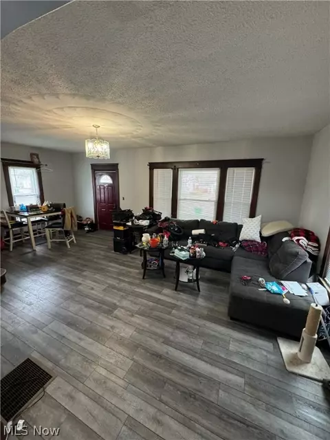 323 E 10th St, Dover, OH 44622 photo 10