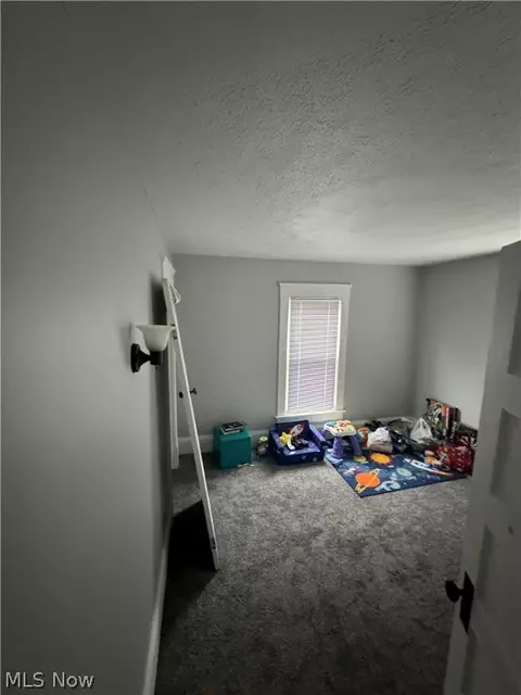 323 E 10th St, Dover, OH 44622 photo 6