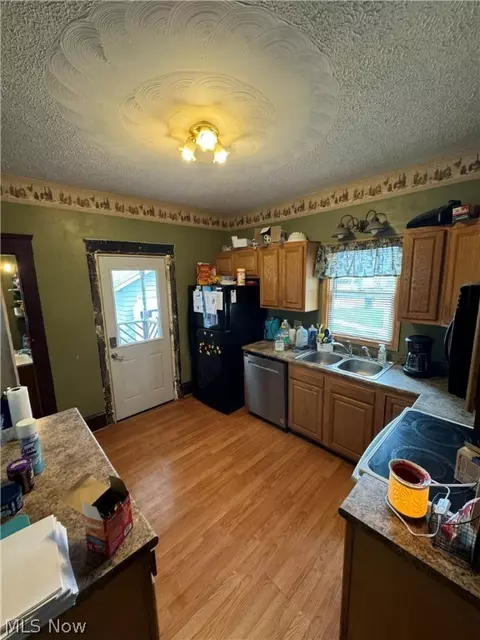 323 E 10th St, Dover, OH 44622 photo 7