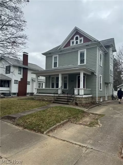323 E 10th St, Dover, OH 44622