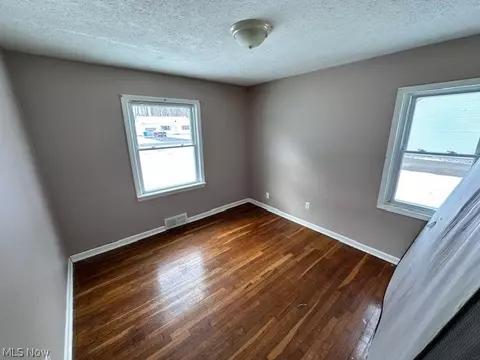 7459 Hawk Ave, Mentor, OH 44060 photo 4