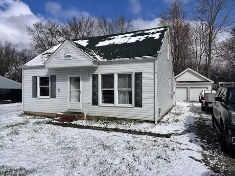 7459 Hawk Ave, Mentor, OH 44060