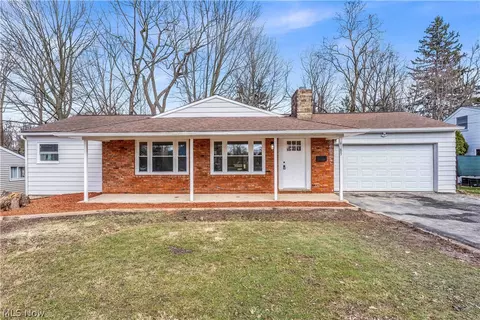6185 Ridgebury Blvd, Cleveland, OH 44124