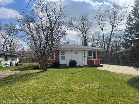 4904 Dunsmore Ave, Ashtabula, OH 44004
