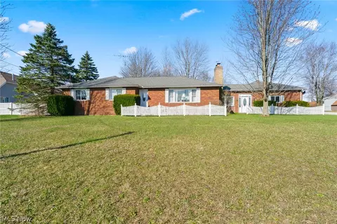 1138 State Rd NW, Warren, OH 44481