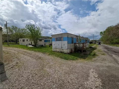 612 Lisbon St, Wellsville, OH 43968