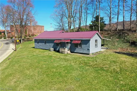 Exterior - 105 School Hl, Killbuck, OH 44637 photo 3 of 6