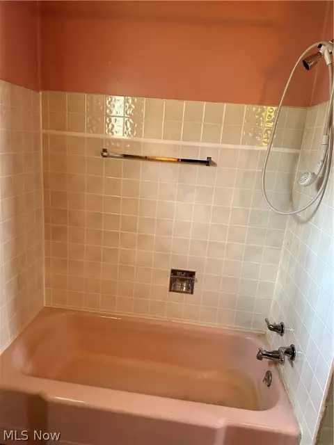 Bath - 105 School Hl, Killbuck, OH 44637 photo 2 of 3