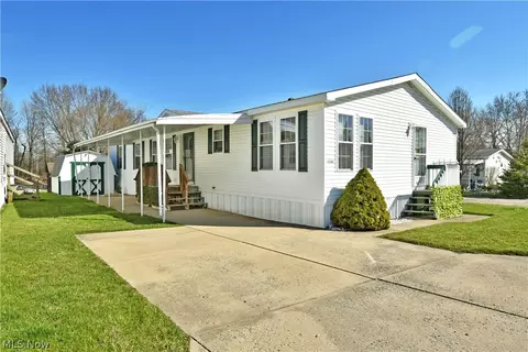 1262 N N Park, Brookfield, OH 44403