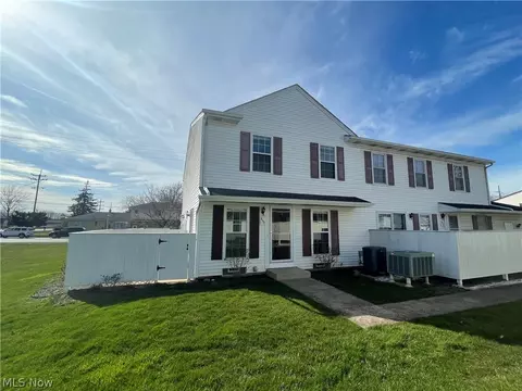 6577 Engle Rd #41D, Brook Park, OH 44142