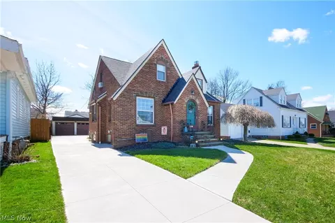Exterior - 8019 Essen Ave, Parma, OH 44129 photo 2 of 6