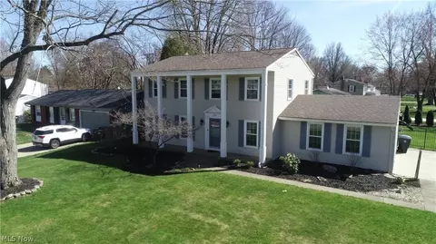 3962 Greenmont Dr SE, Warren, OH 44484