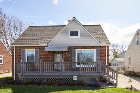 28322 Forest Rd, Willowick, OH 44095