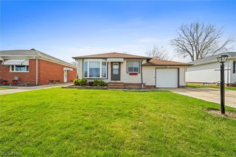 30212 Gebhart Pl, Willowick, OH 44095