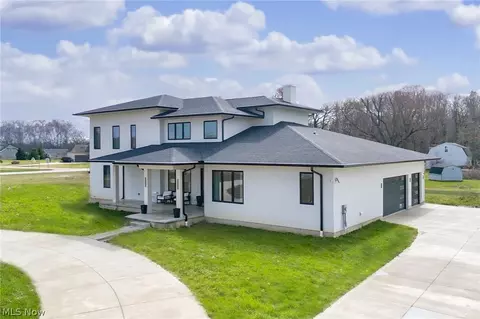 26433 Glencove Trl, Columbia Station, OH 44028