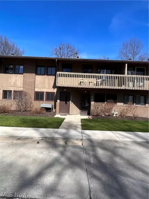 2491 Euclid Heights Blvd, Cleveland Heights, OH 44106