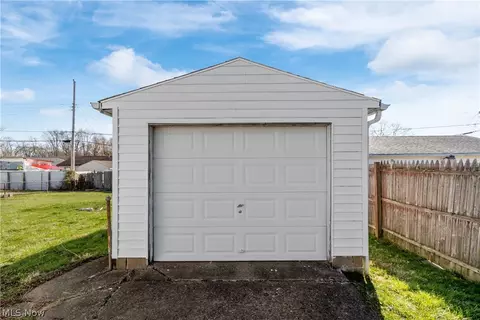 Exterior - 2310 Morris Ave NE, Canton, OH 44705 photo 8 of 8