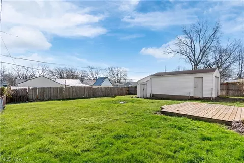 Exterior - 2310 Morris Ave NE, Canton, OH 44705 photo 7 of 8