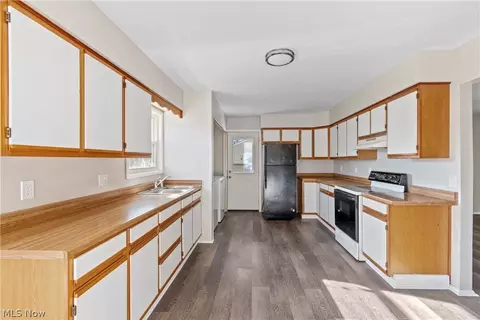 Kitchen - 2310 Morris Ave NE, Canton, OH 44705 photo 1 of 5