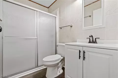 Bath - 2310 Morris Ave NE, Canton, OH 44705 photo 1 of 1