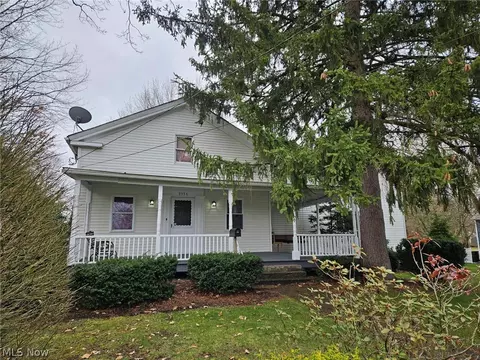 9536 E Center St, Windham, OH 44288