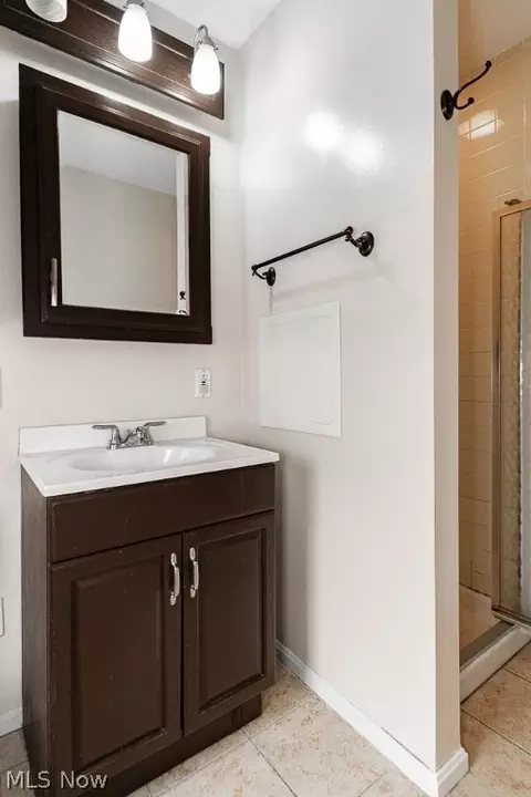 Bath - 1830 Maple St, Wickliffe, OH 44092 photo 5 of 5