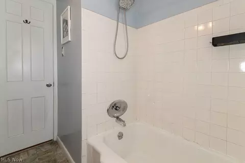 Bath - 1830 Maple St, Wickliffe, OH 44092 photo 3 of 5
