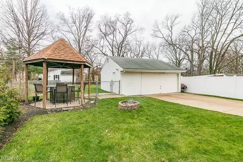 Exterior - 1830 Maple St, Wickliffe, OH 44092 photo 7 of 9
