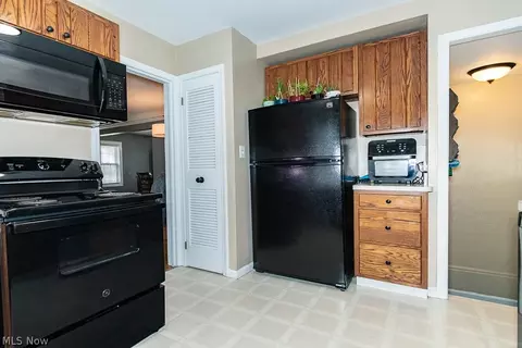 Kitchen - 1830 Maple St, Wickliffe, OH 44092 photo 5 of 5