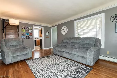 Living - 1830 Maple St, Wickliffe, OH 44092 photo 2 of 5