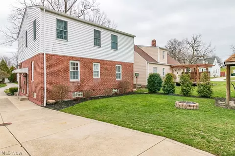 Exterior - 1830 Maple St, Wickliffe, OH 44092 photo 5 of 9