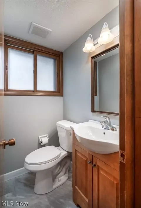 Bath - 1606 Tower Blvd, Lorain, OH 44053 photo 4 of 4
