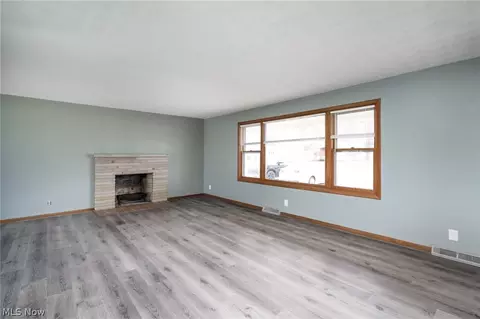 Living - 1606 Tower Blvd, Lorain, OH 44053 photo 2 of 2